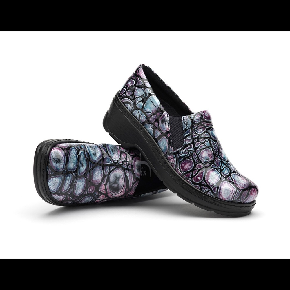 Klogs (Size 7.5)